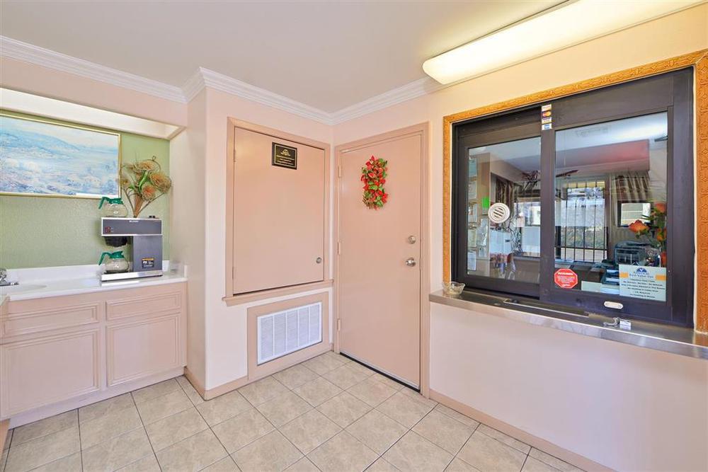 Americas Best Value Inn Houston Heights At I-45 Интерьер фото