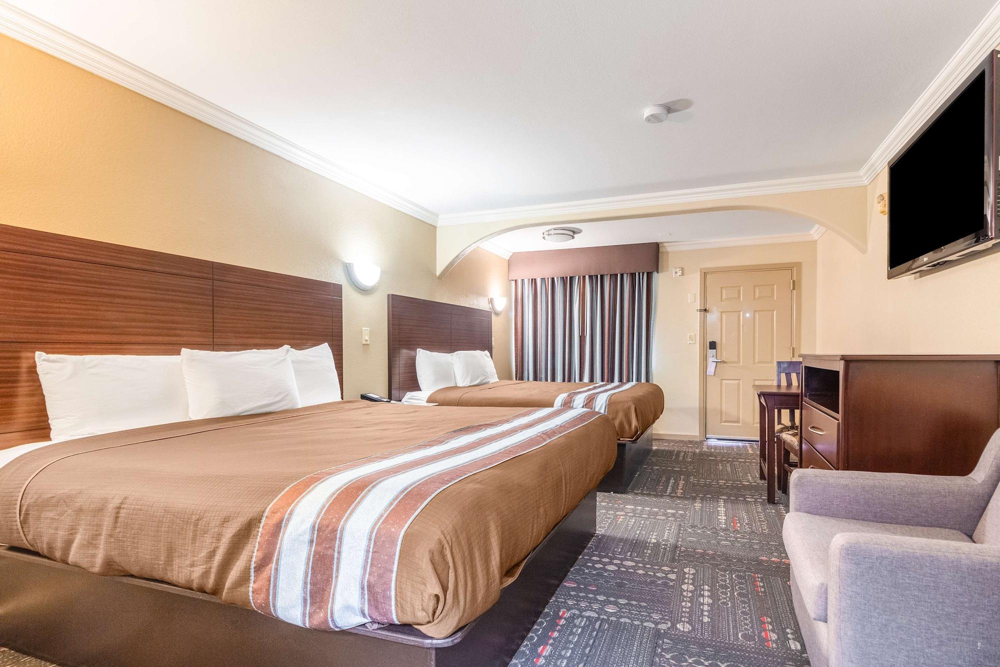 Americas Best Value Inn Houston Heights At I-45 Экстерьер фото