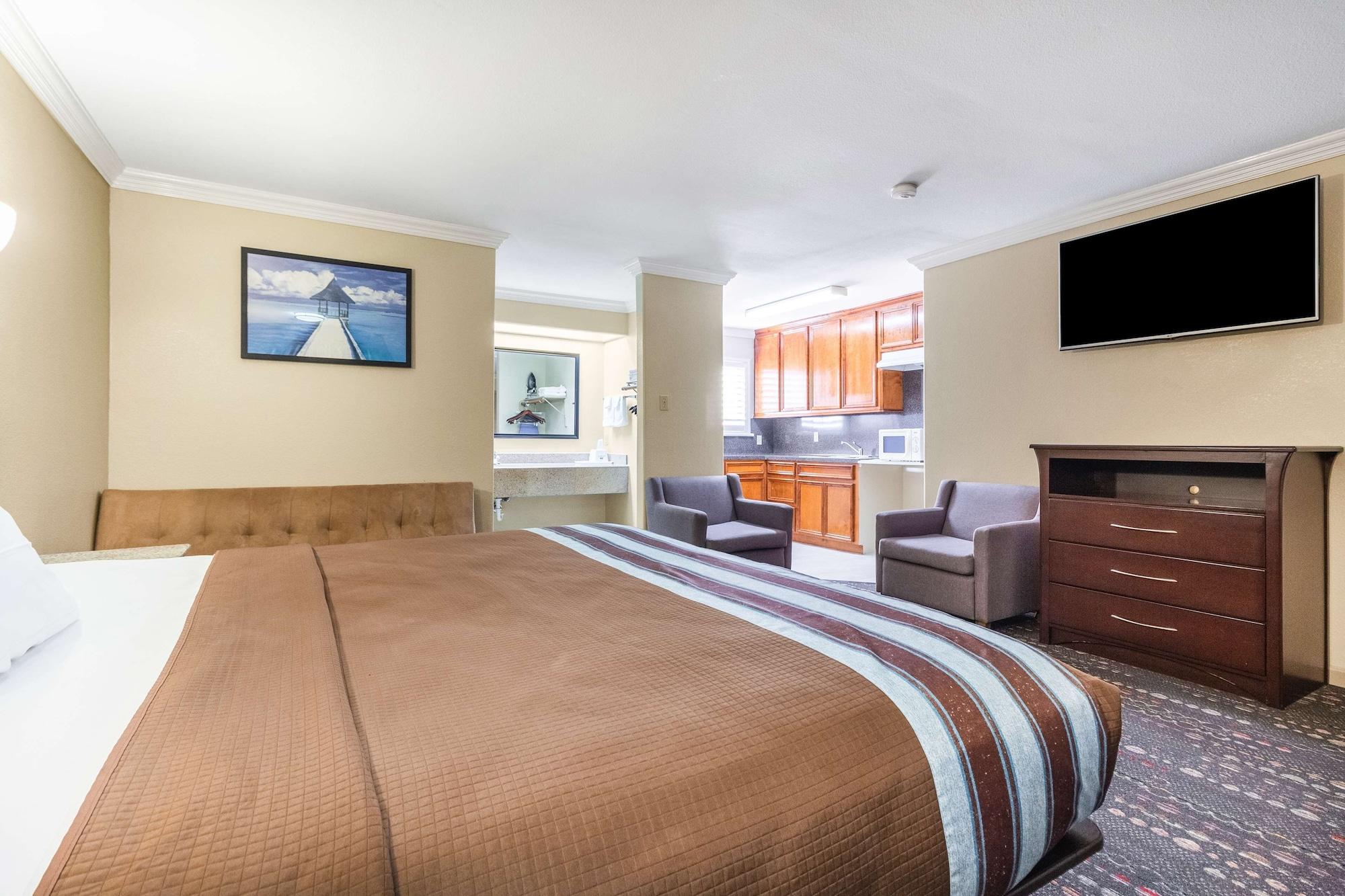 Americas Best Value Inn Houston Heights At I-45 Экстерьер фото