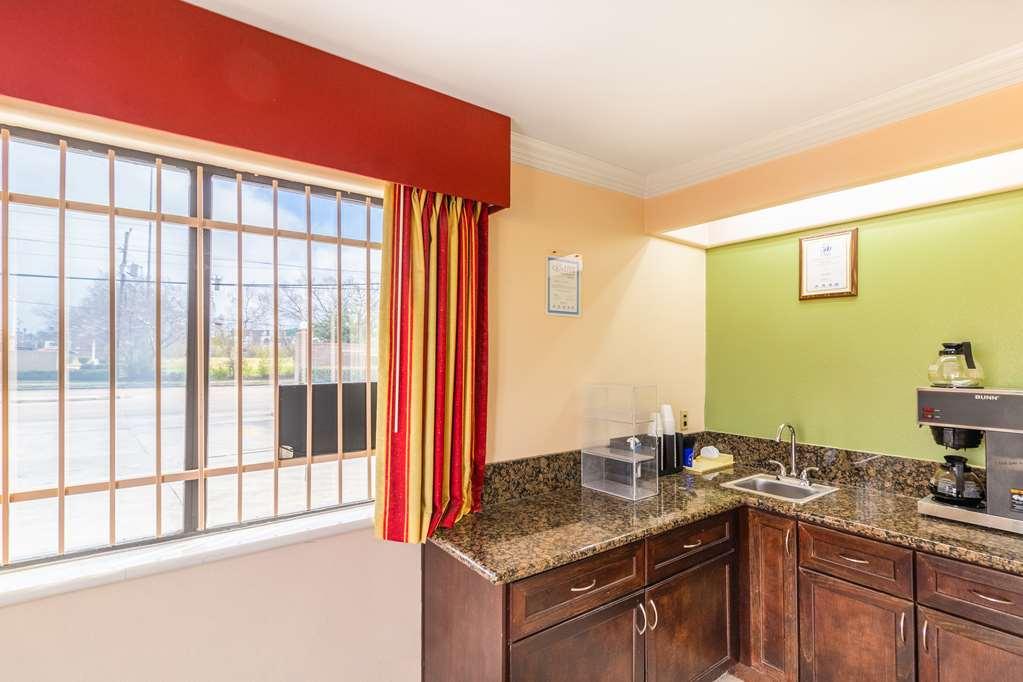 Americas Best Value Inn Houston Heights At I-45 Ресторан фото