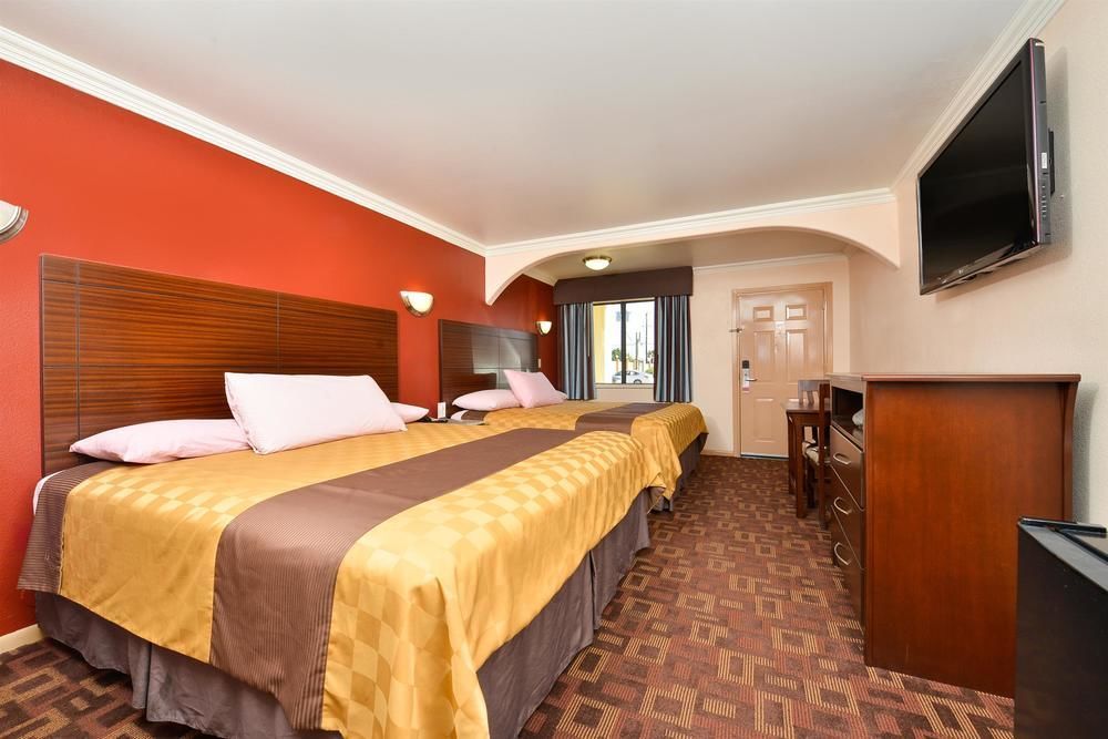 Americas Best Value Inn Houston Heights At I-45 Экстерьер фото